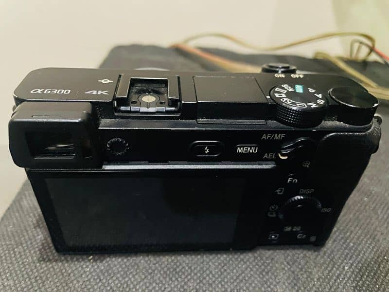 sony A6300 with 2 batteries 3