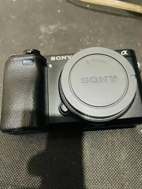 sony A6300 with 2 batteries 9