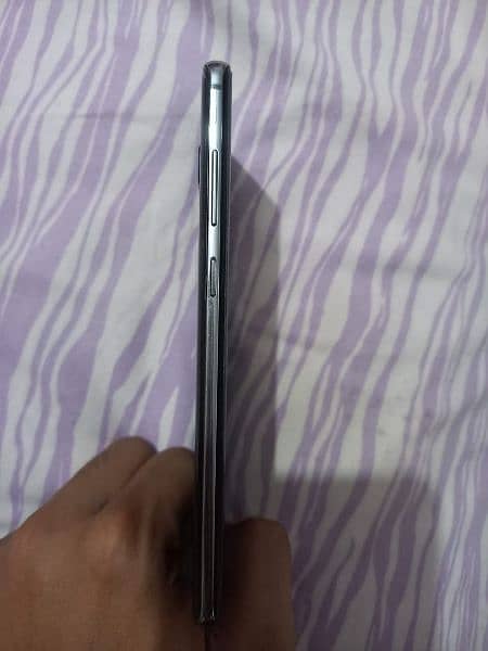 Selling my Samsung Galaxy S10 Plus 3