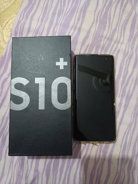 Selling my Samsung Galaxy S10 Plus 6