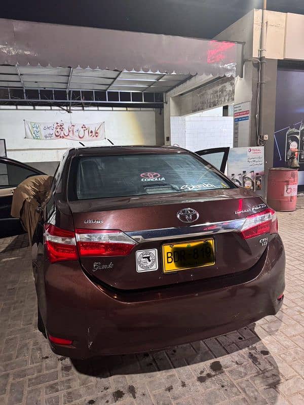 Toyota Altis Grande 2015 1