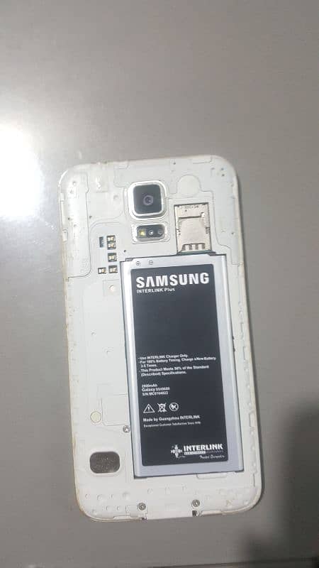 Galaxy S5 white F model 1