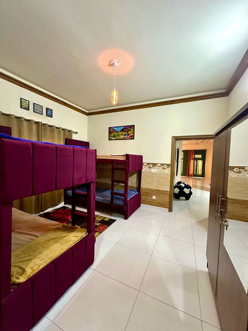 Bunk Beds - Single Beds - Double bed - Matresses - Rugs 8