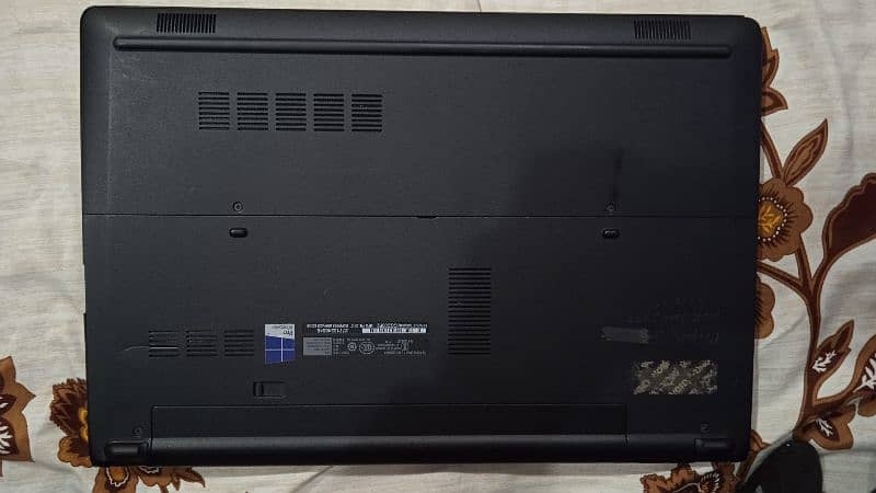 Dell i3 6th gernation, 128 gb SSD, 4gb RAM 3