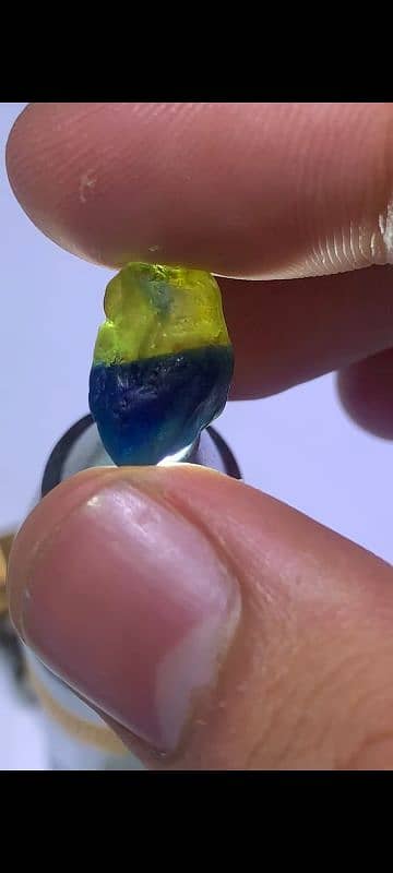 Unheat Rough facet grade amazing bi-colour sapphire 2