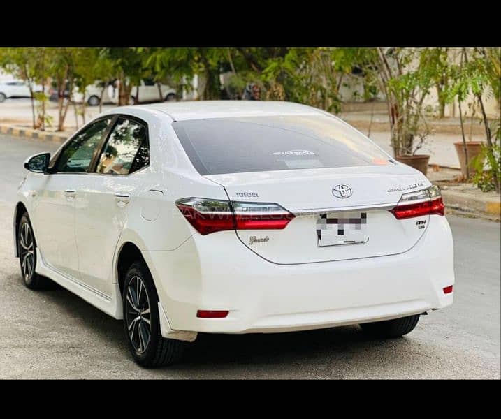 Toyota Altis Grande 2018 4