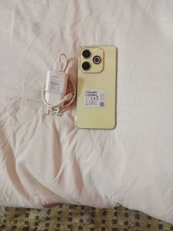 Infinix hot 40i 8+8 128gb under warranty new condition 2