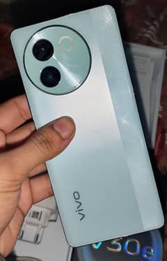 vivo v30e 8.8 256  8 month warranty