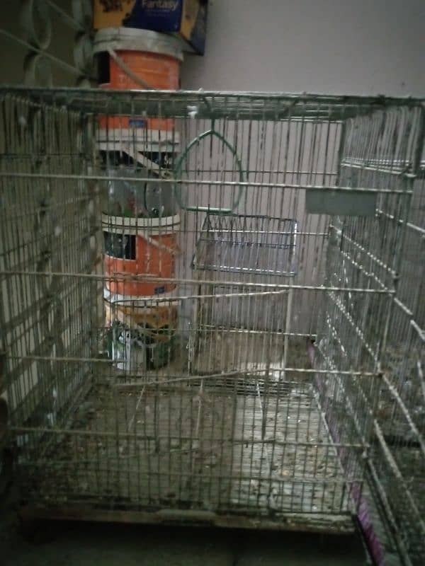 8 partition cage is available for sale 3