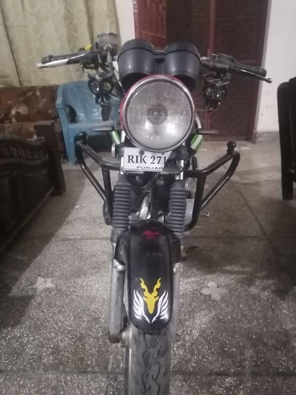 Hi. i want to sale my Ravi piaggio no any issue every things ok 5