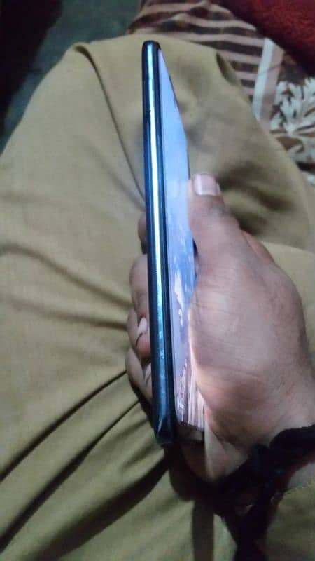 Infinix note 11pro. 8/128condishion 10/8 update issu finger missing 3