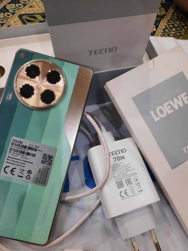 Tecno Camon 30 8/256 full box with warrenty no falut no open no repair 0