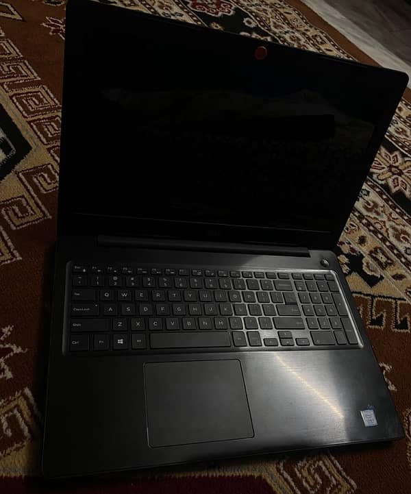 DELL inspiron 5570 1