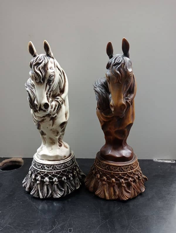 Horse showpieces 30 cm (2pcs) 2