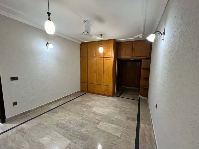 Beautiful ground portion for rent G11 Islamabad 3