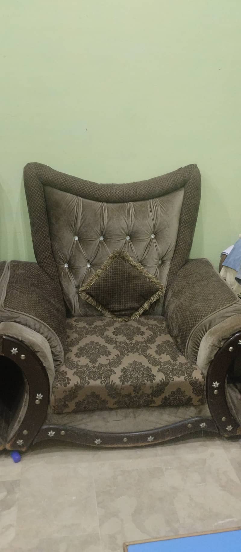 Urgent Sofa Set For Sale 1