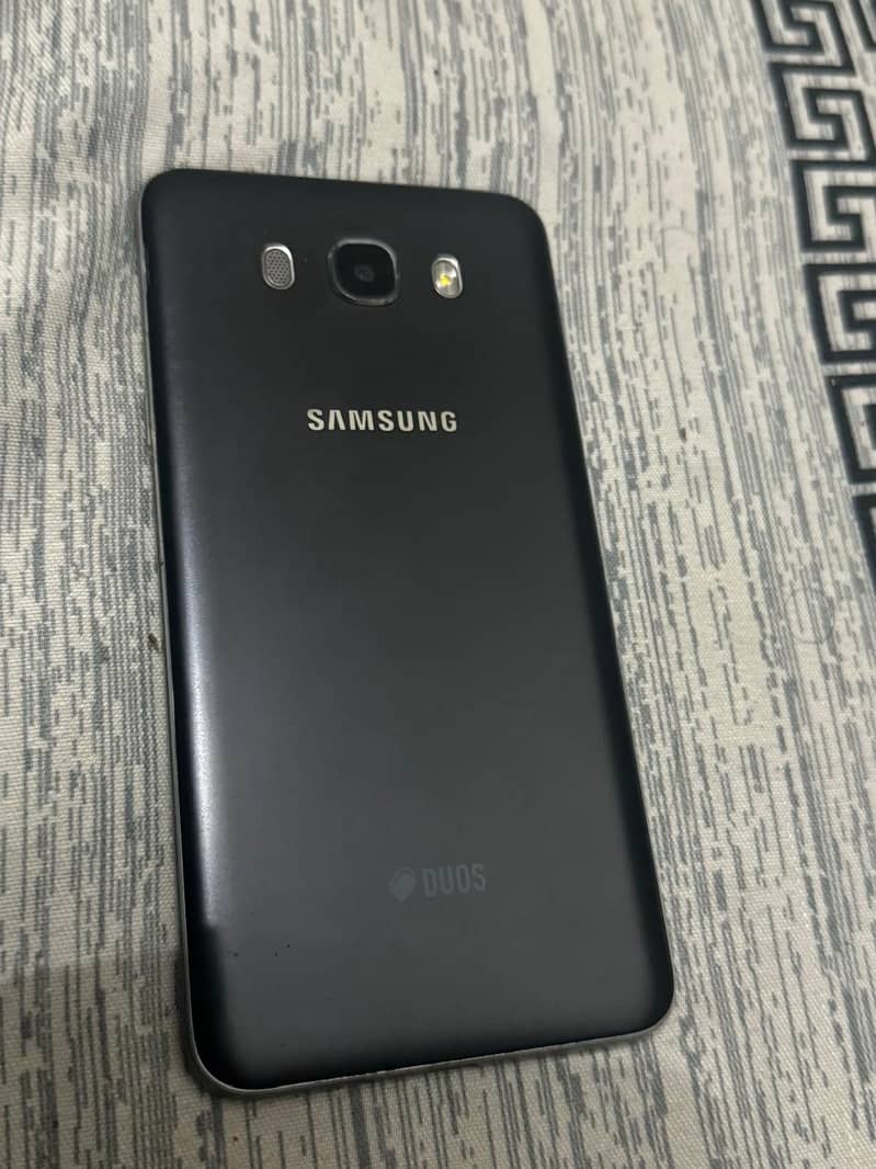 Samsung galaxy j7 2gb 16gb condition 10/9 0