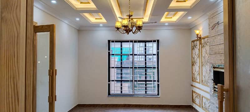 10 Marla House For Sale In Paragon City Lahore 13