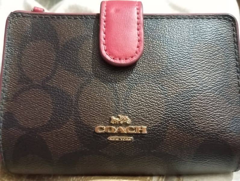 Coach Women's Leather Corner Zip wallet original 0