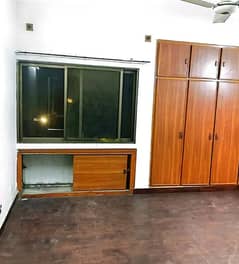 PHA C-Type First Floor Flat For Rent G-11/4