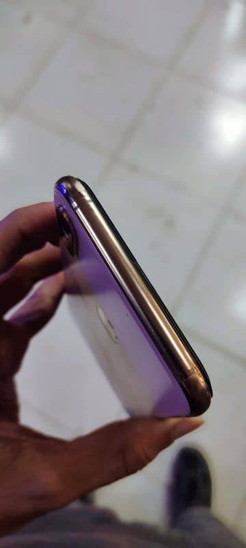 iphone xs max. . 64gb. . non pta. . new condition 2