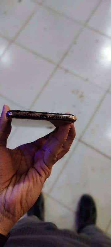 iphone xs max. . 64gb. . non pta. . new condition 3