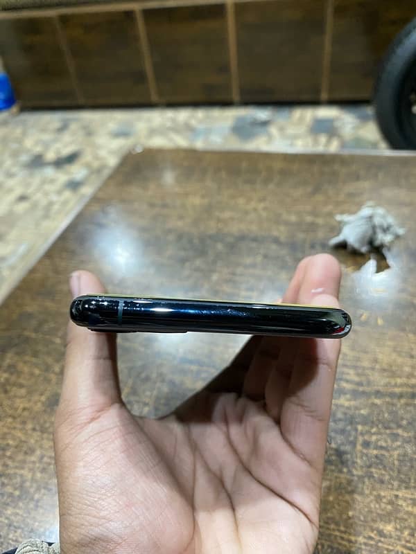 iPhone 11 Pro max 5