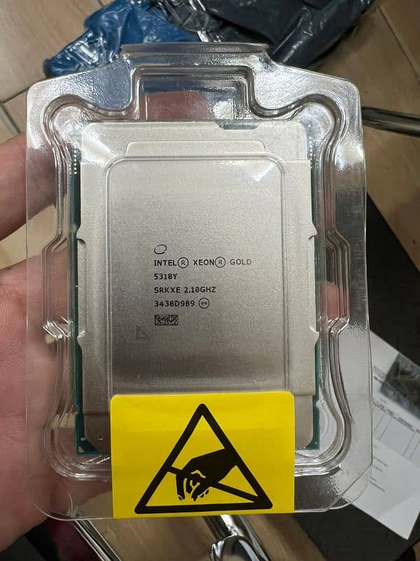 Intel Xeon Gold 5318Y Server CPU 0