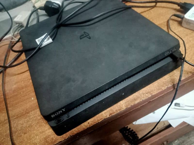 PS4 slim 1tb 0