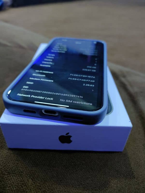 iPhone 15 Pro Max 256GB 5