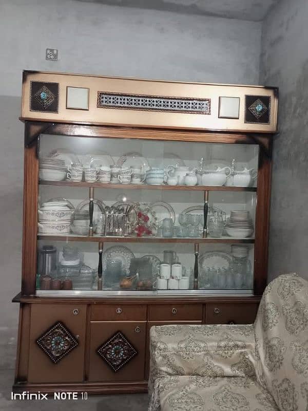 Furniture in excellent condition 4