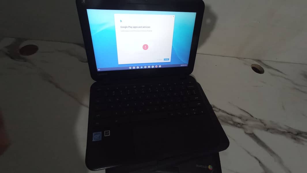 Lenovo N21 Chromebook with Windows 10 Support 0