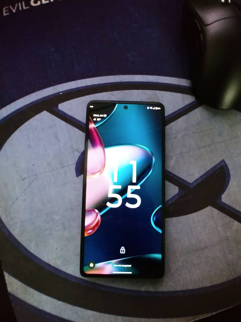 Motorola Edge 30 Pro 4