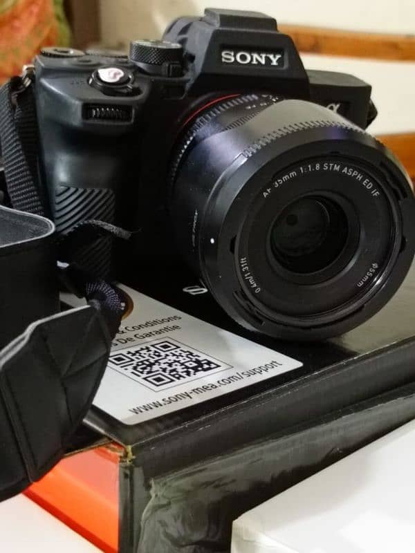 Sony a7IV with box and accessories 1