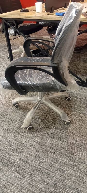 Office computer chairs just like new 1