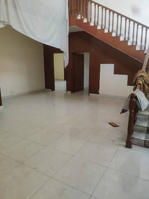 1 kanal house for rent in model town link road 4