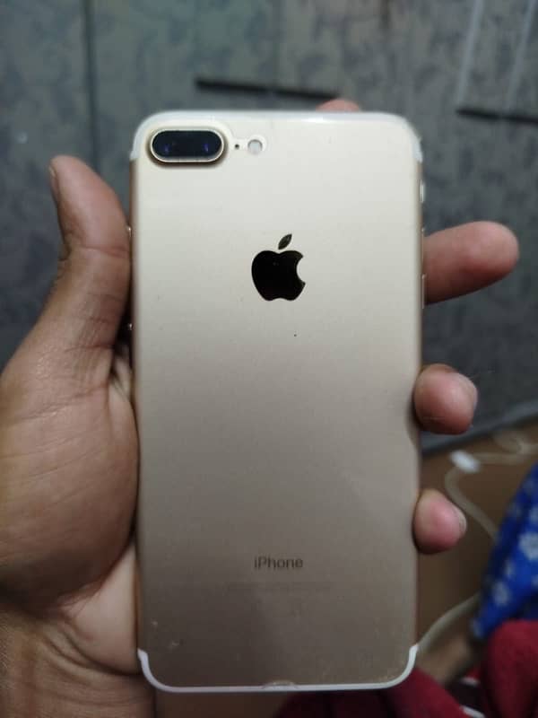 I phone 7 Plus gold 0