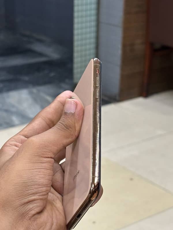 IPHONE XS 256GB NON PTA EXCHANGE POSSIBLE 3