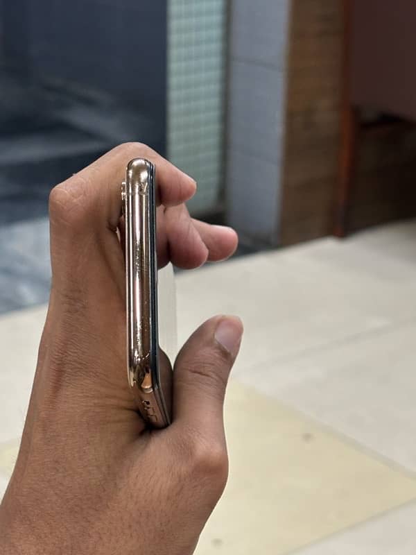 IPHONE XS 256GB NON PTA EXCHANGE POSSIBLE 4