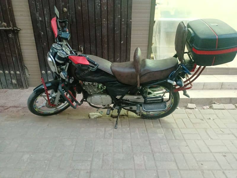 Suzuki GS 150 Modified Tour Bike 5