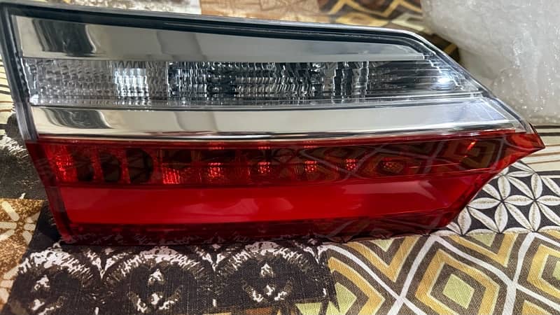 original Toyota Corolla backlight left side 2