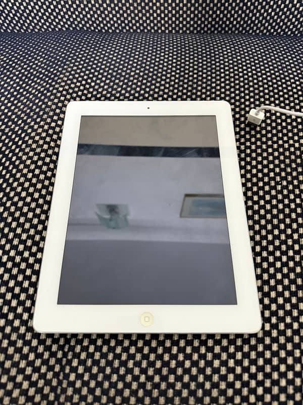 APPLE IPAD 2 32GB SILVER COLOR 1