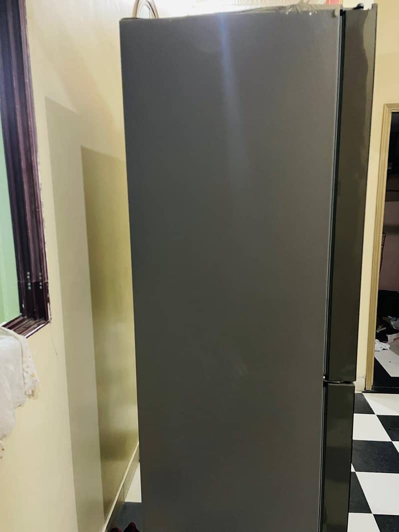 Haier SBS Refrigerator Double Door Black Glass 7