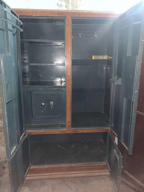 Used Iron Almari/Locker for Sale 10/9 0