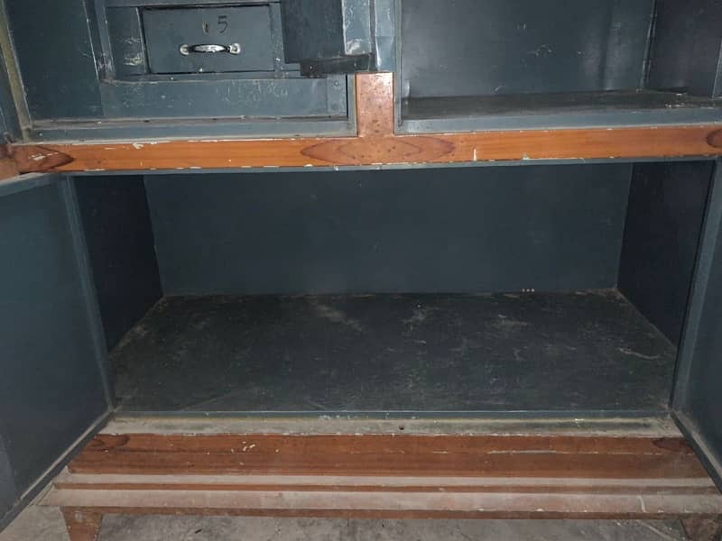 Used Iron Almari/Locker for Sale 10/9 3