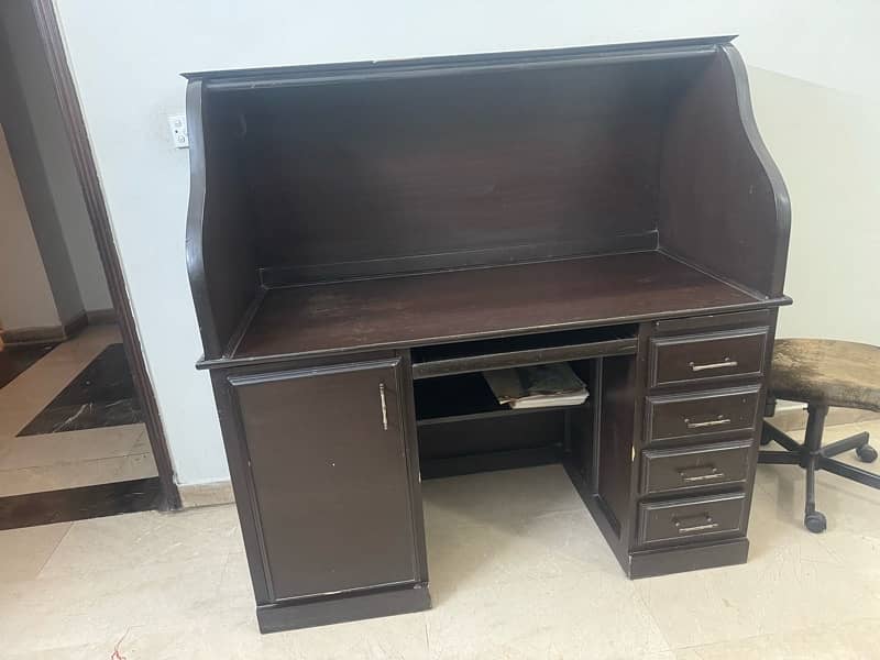 used king size study and computer table and chair 2