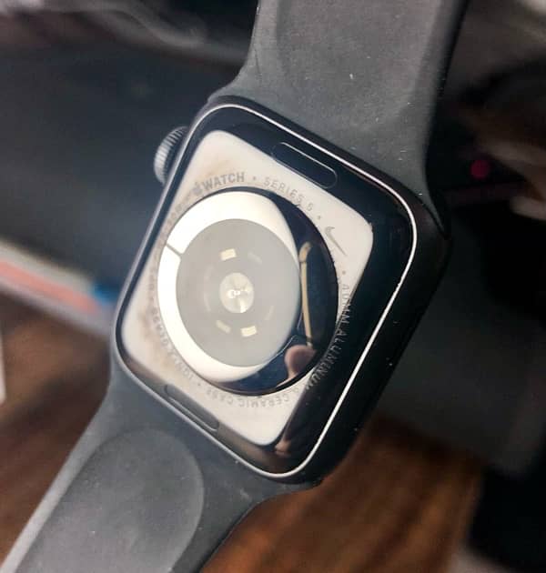 Apple Watch Series 5 GPS Nike Edition 40mm 4