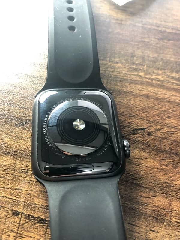 Apple Watch Series 5 GPS Nike Edition 40mm 5