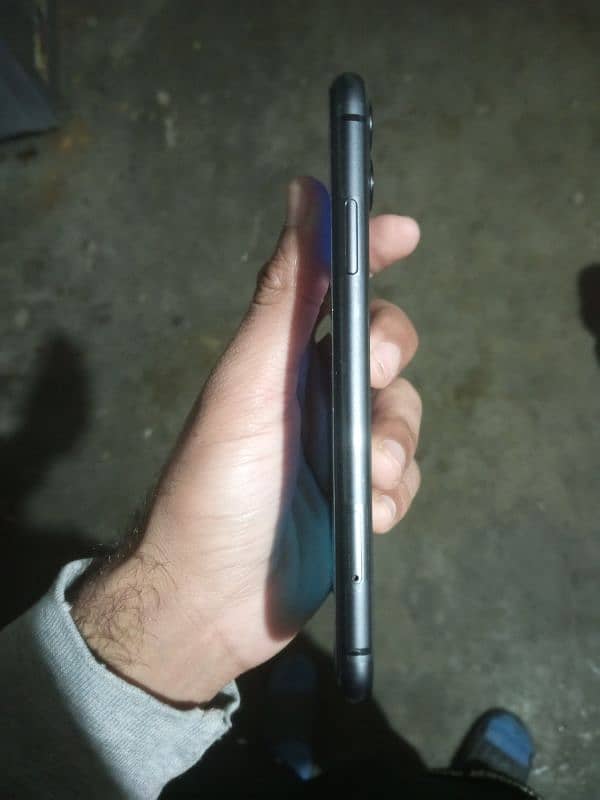 iphone 11 64 Factory unlocked 5