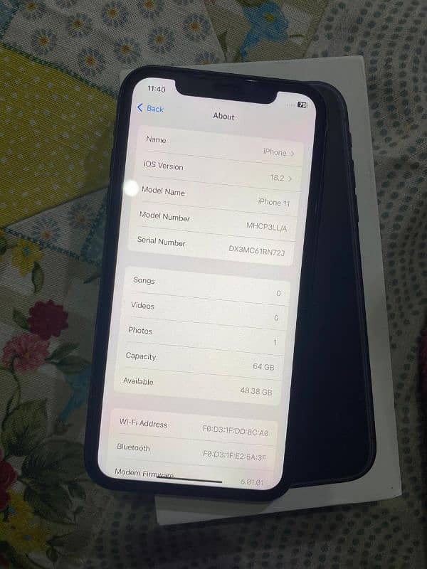 iphone 11 (64Gb) with com box 7